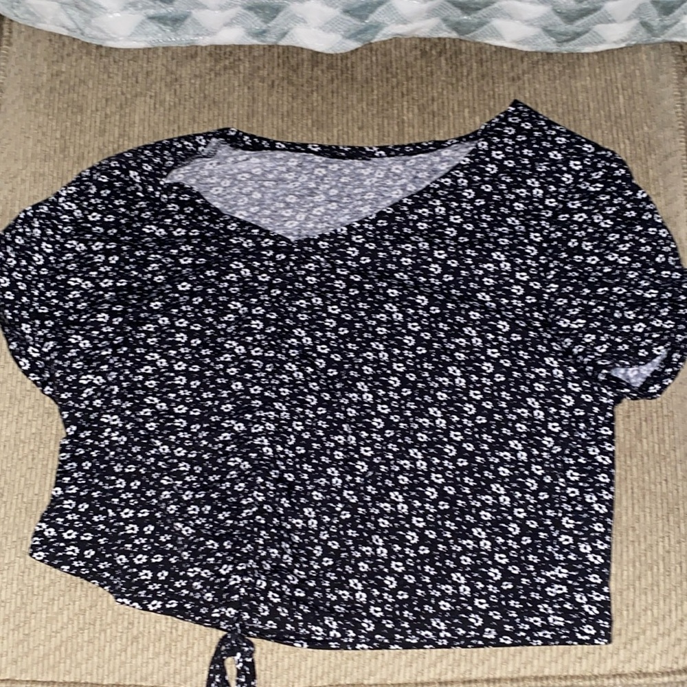 Cropped floral blouse